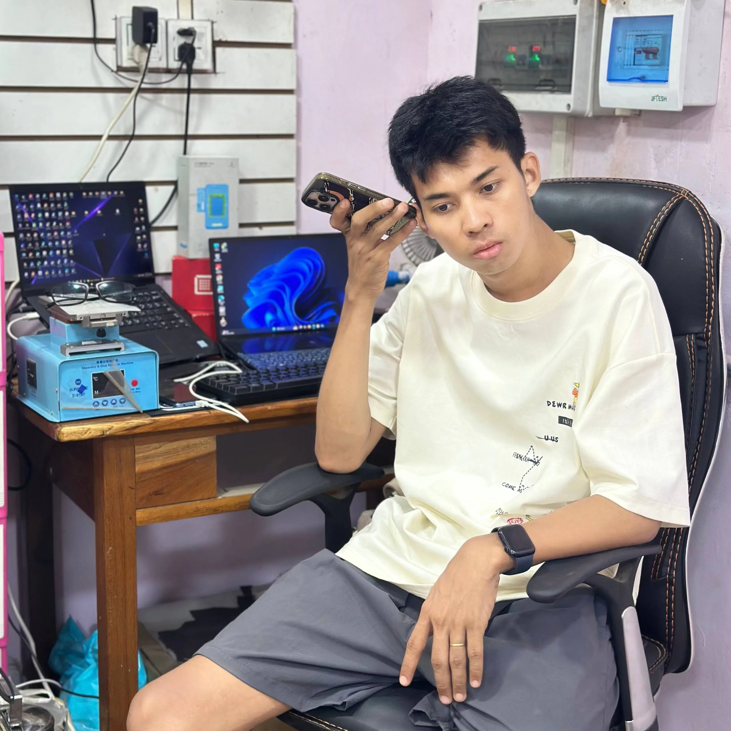 Khant Sithu Win at K PLUS Mobile workshop, Mandalay